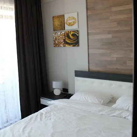 アパート As Lux *